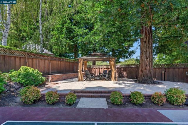 114 Pepperwood Ct, Danville, CA 94506