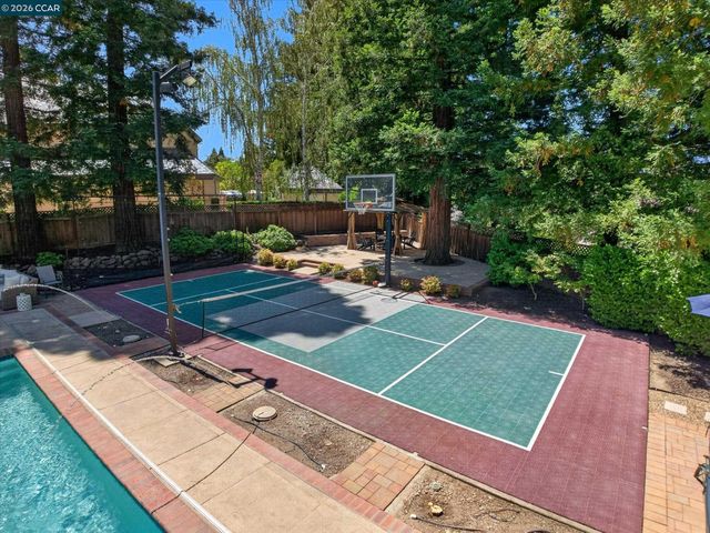 114 Pepperwood Ct, Danville, CA 94506