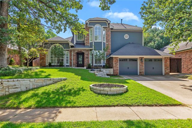1012 Woodbriar Drive, Grapevine, TX 76051