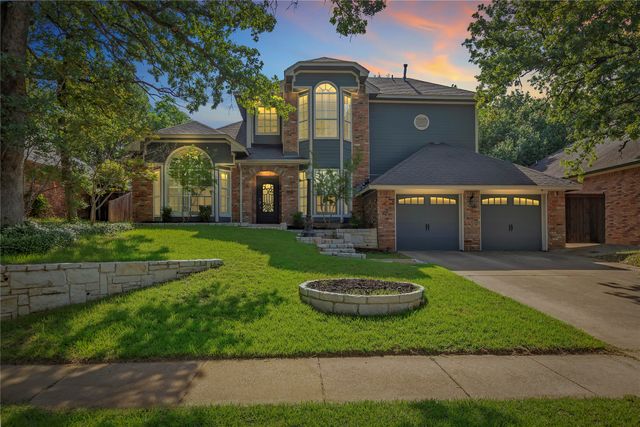 1012 Woodbriar Drive, Grapevine, TX 76051