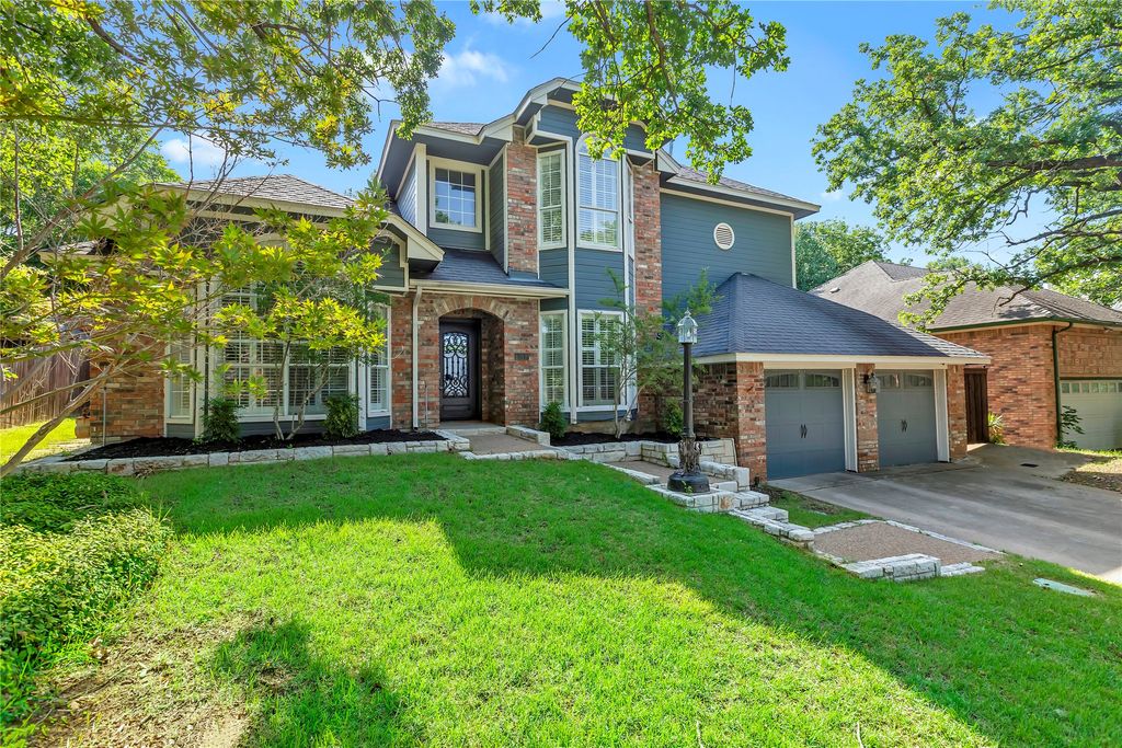 1012 Woodbriar Drive, Grapevine, TX 76051