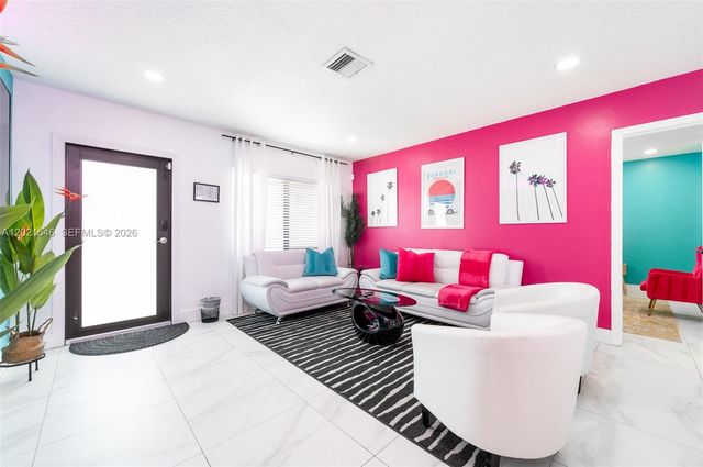 329 SE 12th Ave 2, Pompano Beach, FL 33060