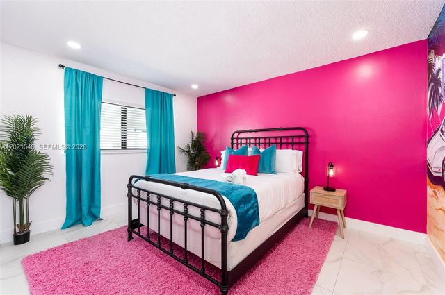 329 SE 12th Ave 2, Pompano Beach, FL 33060