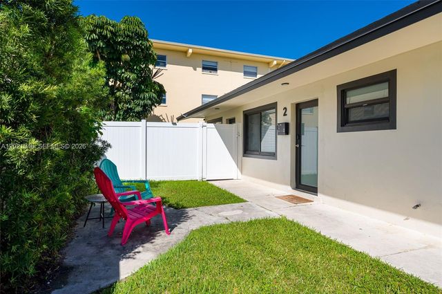 329 SE 12th Ave 2, Pompano Beach, FL 33060