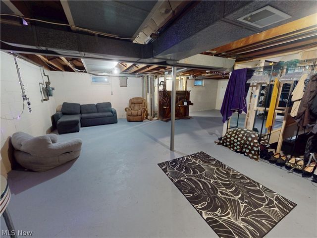 615 Edison Street, Struthers, OH 44471