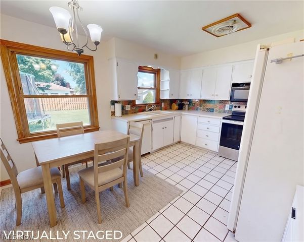 615 Edison Street, Struthers, OH 44471