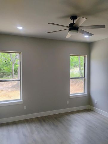 192 Johnston Lane, Runaway Bay, TX 76426