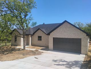 192 Johnston Lane, Runaway Bay, TX 76426