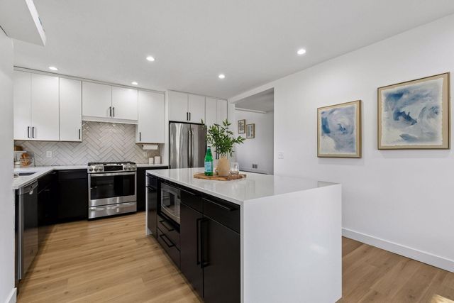 4841 Safari Court N, Eagan, MN 55122