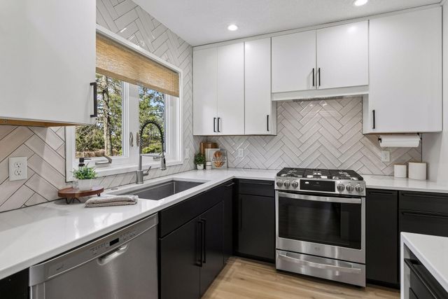 4841 Safari Court N, Eagan, MN 55122