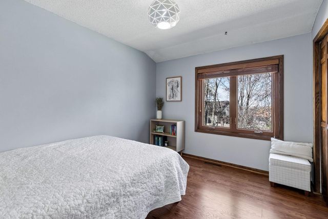 4841 Safari Court N, Eagan, MN 55122