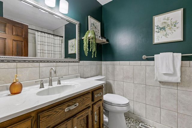 4841 Safari Court N, Eagan, MN 55122