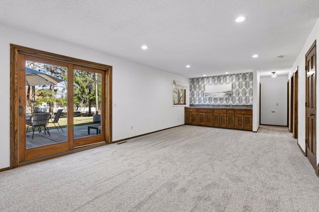 4841 Safari Court N, Eagan, MN 55122