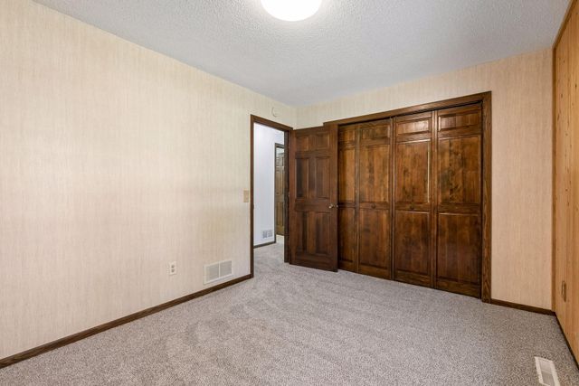 4841 Safari Court N, Eagan, MN 55122