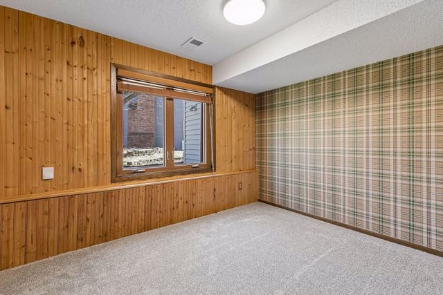 4841 Safari Court N, Eagan, MN 55122