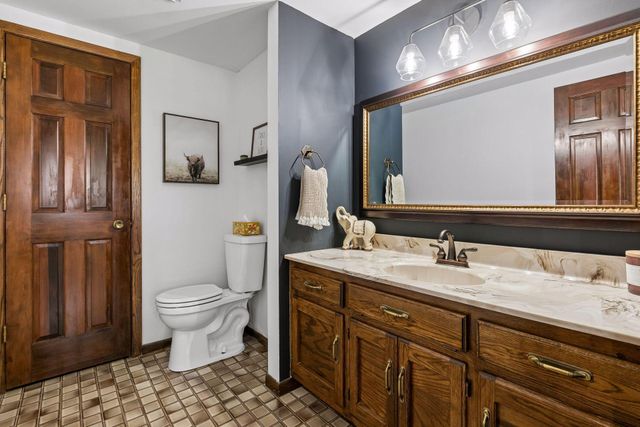 4841 Safari Court N, Eagan, MN 55122