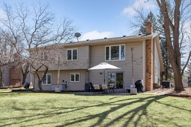 4841 Safari Court N, Eagan, MN 55122