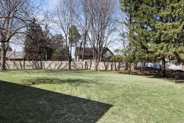 4841 Safari Court N, Eagan, MN 55122