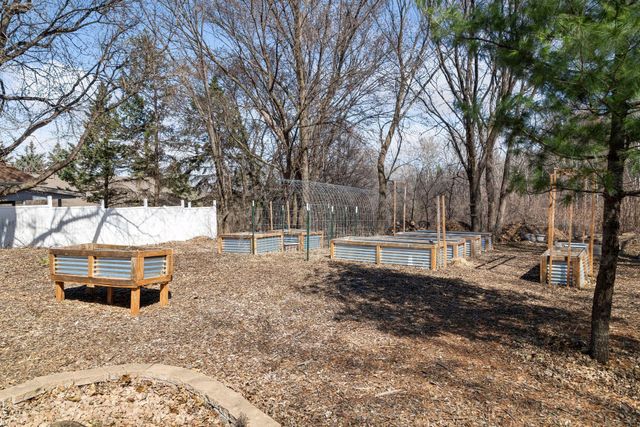 4841 Safari Court N, Eagan, MN 55122