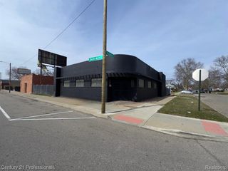 1647 E 7 Mile Road, Highland Park, MI 48203