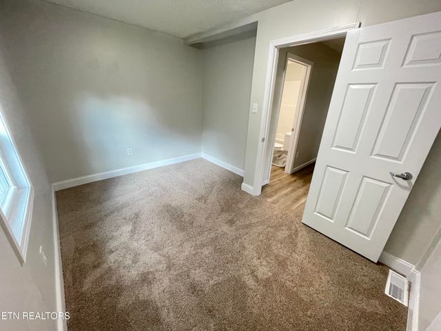 401 E Forrest St, Lafollette, TN 37766