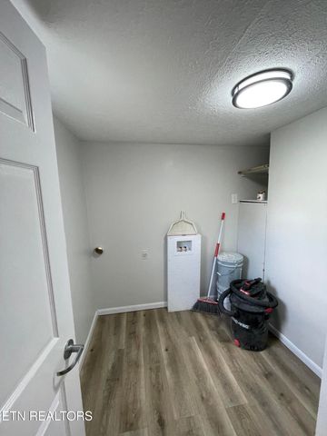 401 E Forrest St, Lafollette, TN 37766