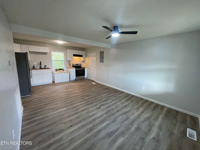 401 E Forrest St, Lafollette, TN 37766