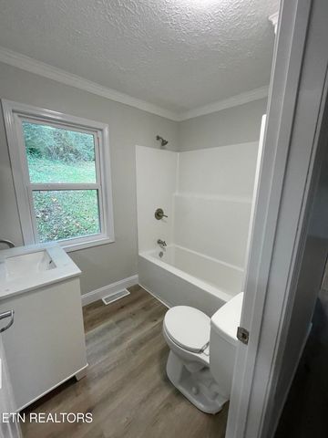 401 E Forrest St, Lafollette, TN 37766