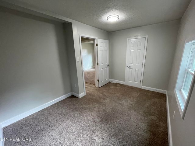 401 E Forrest St, Lafollette, TN 37766