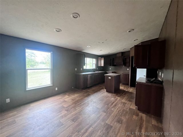 7016 E 303rd Street S, Porum, OK 74455