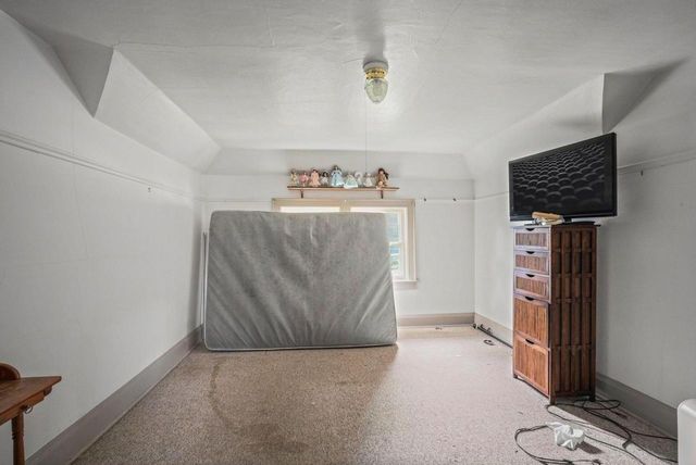8734 W Fond Du Lac AVENUE, Milwaukee, WI 53225