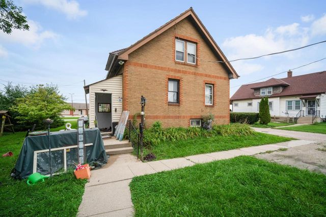 8734 W Fond Du Lac AVENUE, Milwaukee, WI 53225