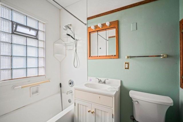 8734 W Fond Du Lac AVENUE, Milwaukee, WI 53225