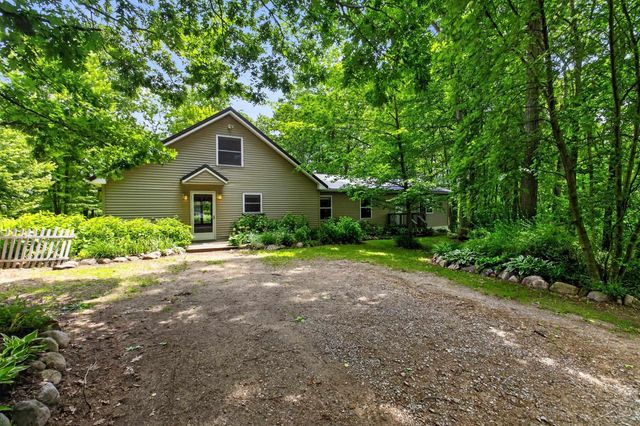 1969 Barbara Lane, Harrison, MI 48625