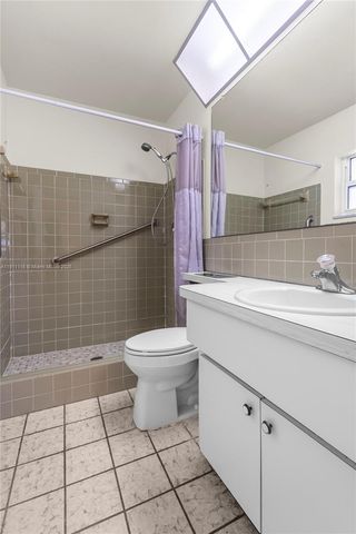 6102 NW 68th Ter, Tamarac, FL 33321