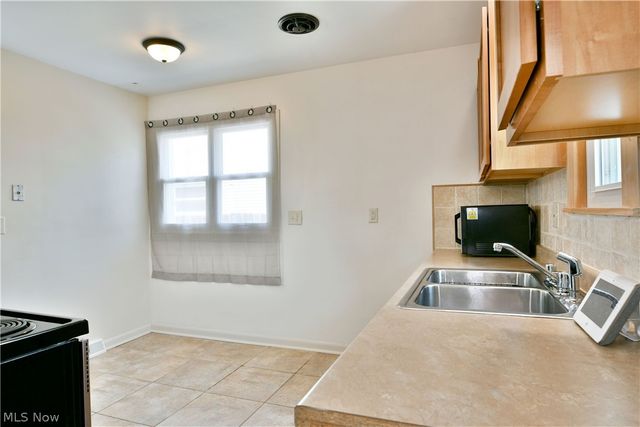 2231 Stewart Drive NW, Warren, OH 44485