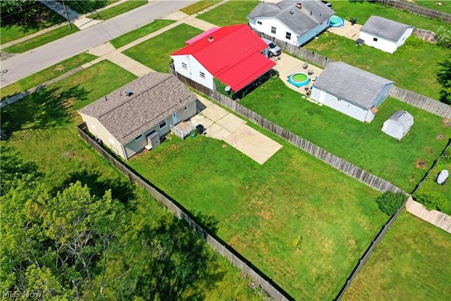 2231 Stewart Drive NW, Warren, OH 44485