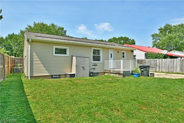 2231 Stewart Drive NW, Warren, OH 44485