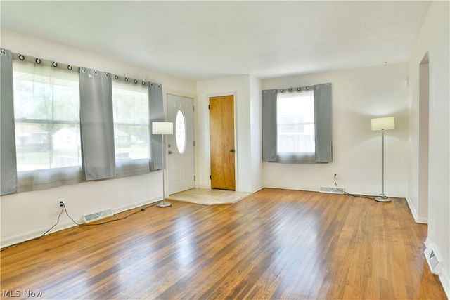 2231 Stewart Drive NW, Warren, OH 44485
