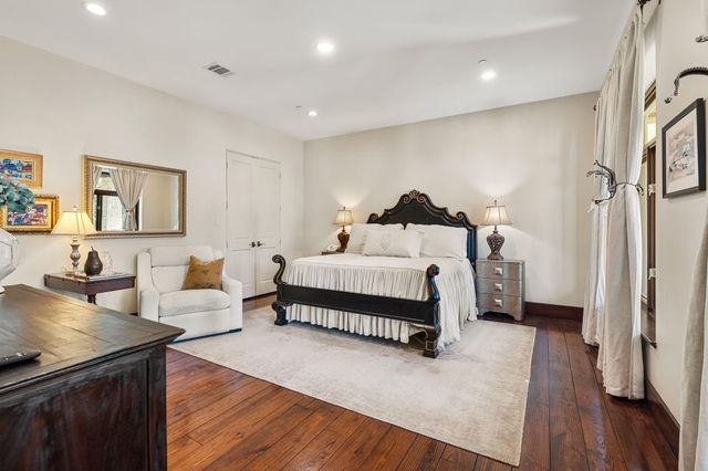 354 Piney Point Road, Houston, TX 77024