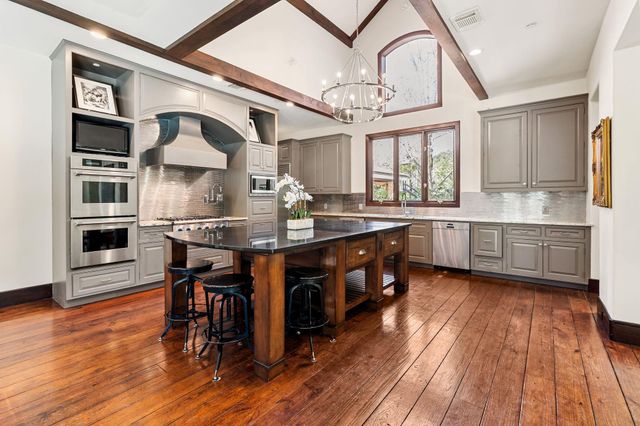 354 Piney Point Road, Houston, TX 77024