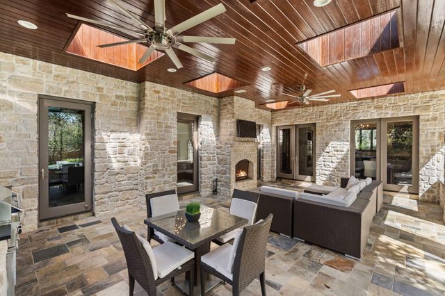 354 Piney Point Road, Houston, TX 77024