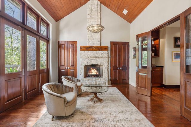 354 Piney Point Road, Houston, TX 77024