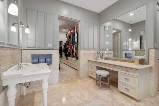 354 Piney Point Road, Houston, TX 77024