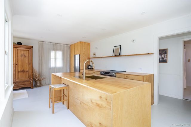 13 Tarkettle Road, Shelter Island, NY 11964