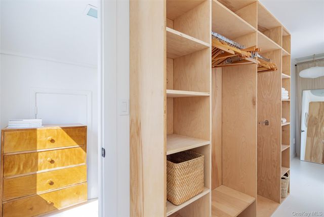 13 Tarkettle Road, Shelter Island, NY 11964