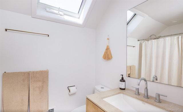 13 Tarkettle Road, Shelter Island, NY 11964