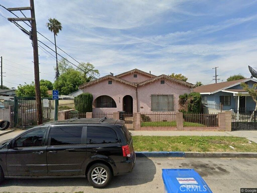 Image 1 of property listing at 317 E 85th, Los Angeles, CA 90003