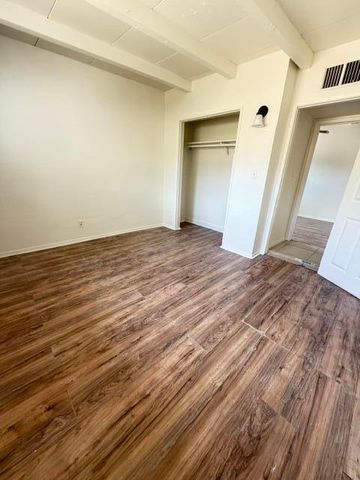 1995 Lawrence Street, Palm Springs, CA 92264