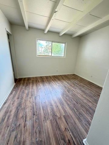 1995 Lawrence Street, Palm Springs, CA 92264